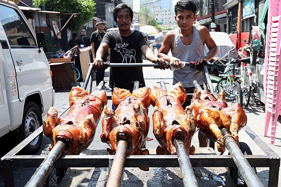 Whole lechon roast